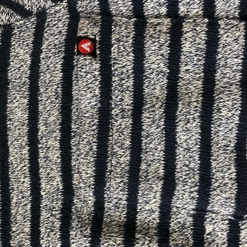 Men’s Airwalk size Large blue/gray striped sweater